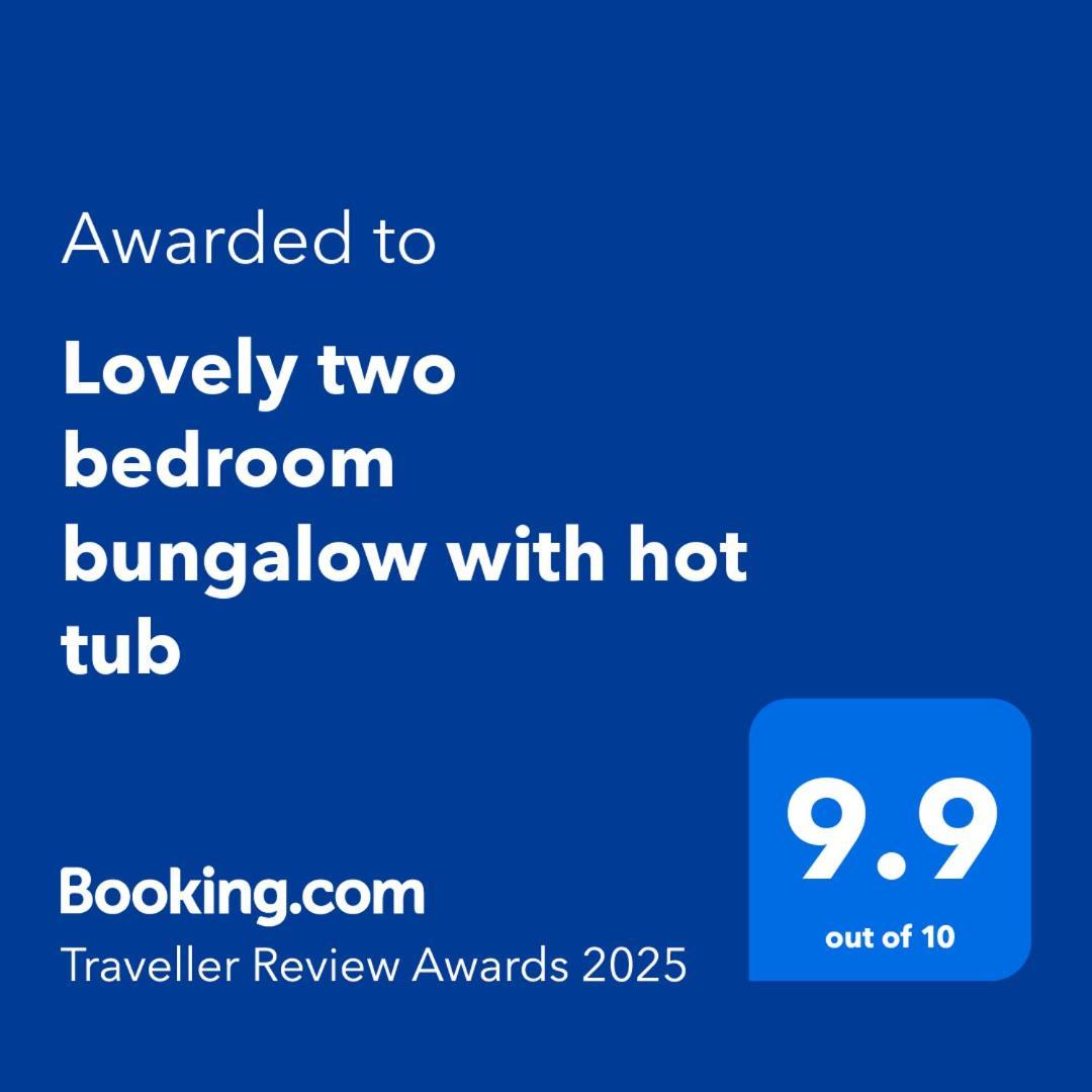 Lovely Two Bedroom Bungalow With Hot Tub Yeovil Buitenkant foto